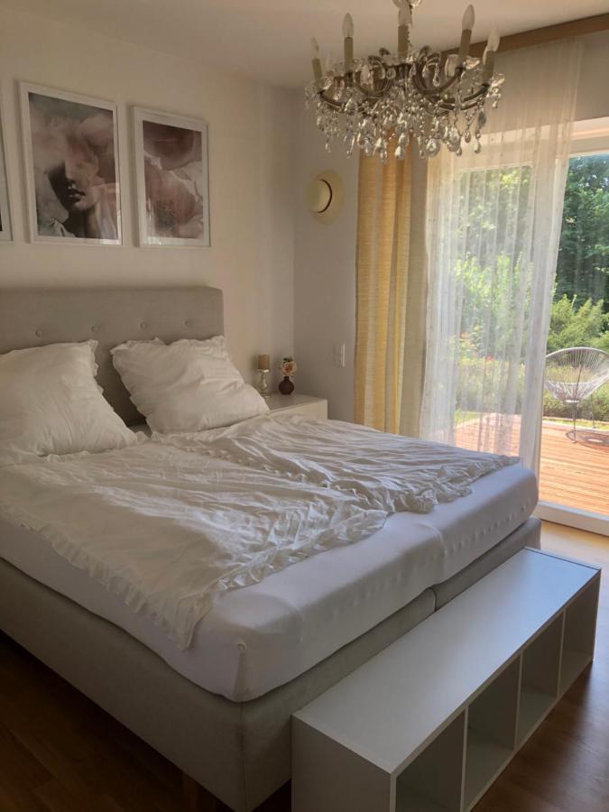 Apartment Im Rosentraum Mit Privater Terasse Baden-Baden Bagian luar foto