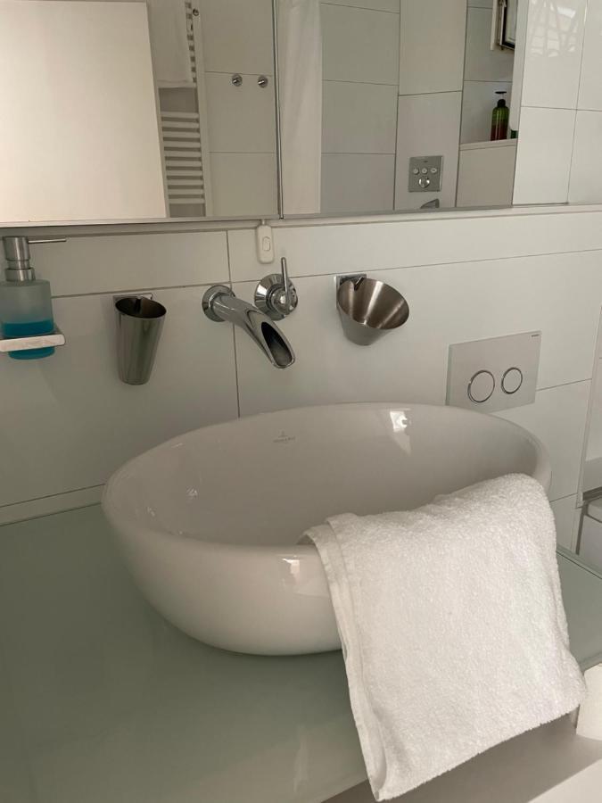 Apartment Im Rosentraum Mit Privater Terasse Baden-Baden Bagian luar foto